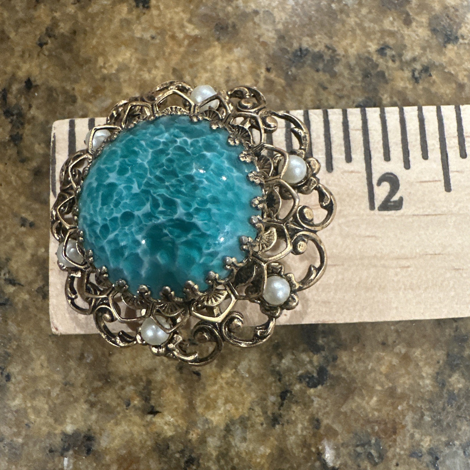 VTG Brooch Pendant 1.75 Inch Green Peking Art Glass Filigree Faux Pearl Gold