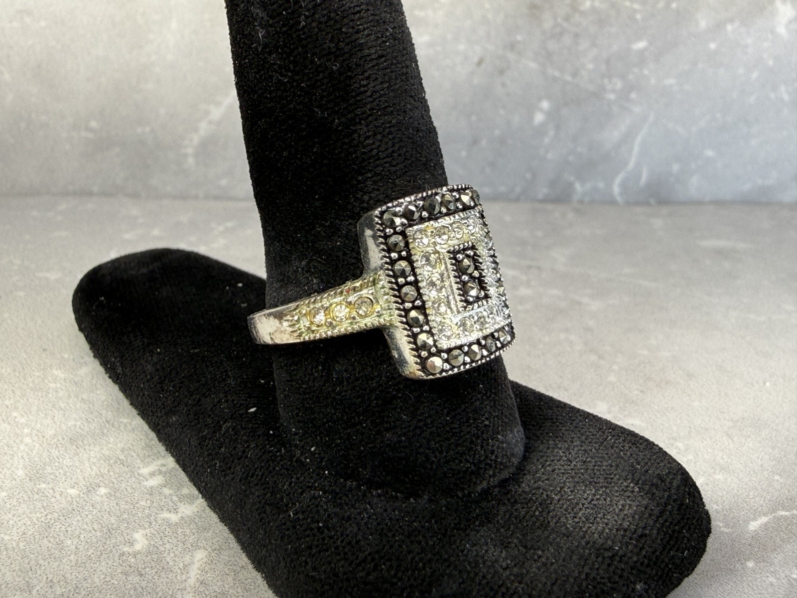 Vintage Marked CW Marcasite Rhinestone Silver Tone Ring Size 9