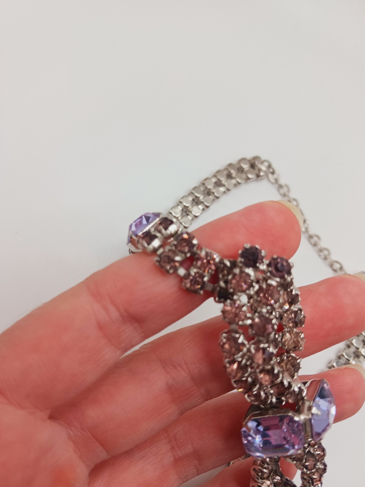 Vintage Blue Violet Purple Alexandrite lilac Rhinestone Bow Necklace silver tone