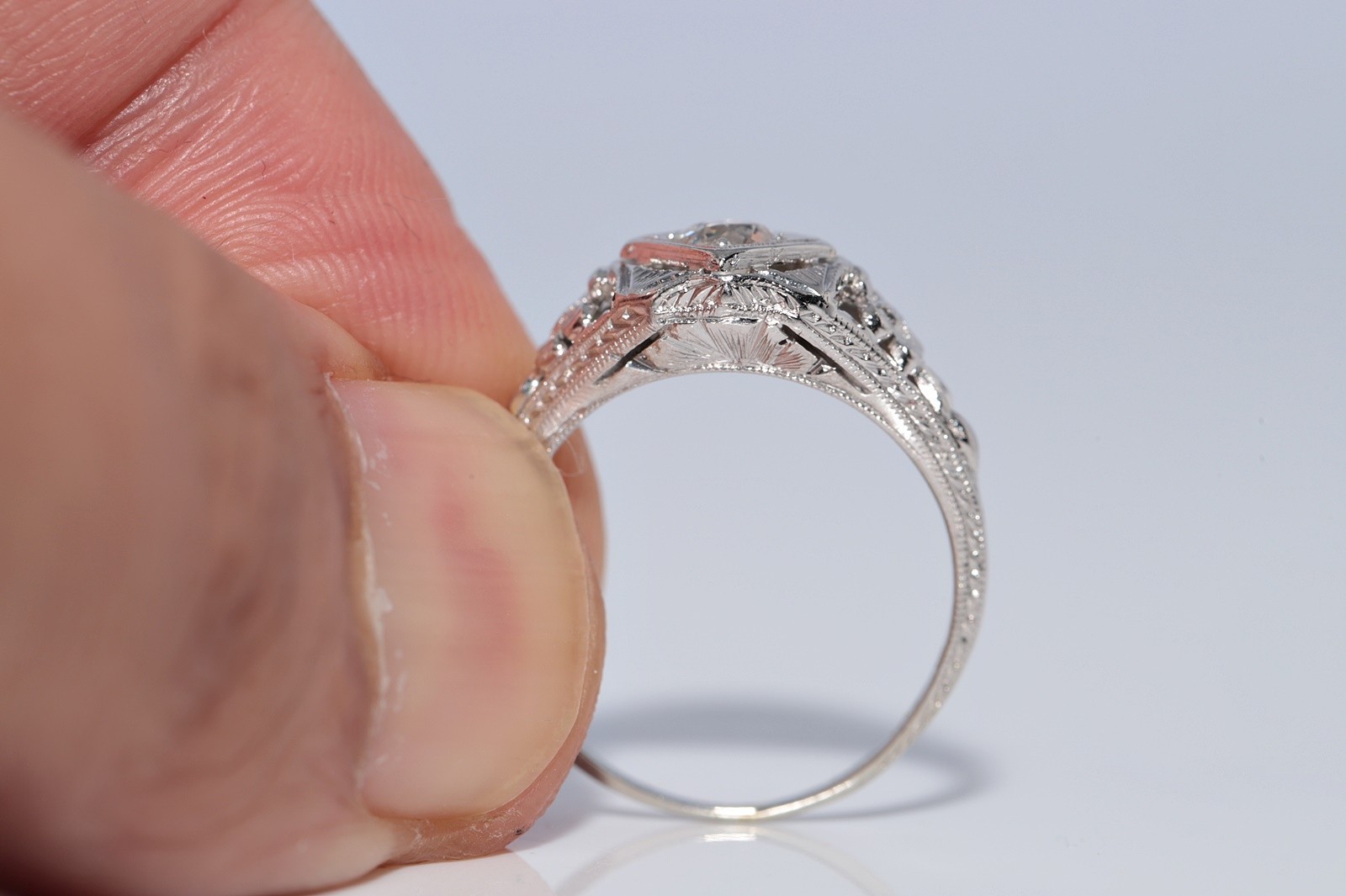Antique Circa 1920s Handcrafted Art Deco 18k Gold Natural Diamond Ring