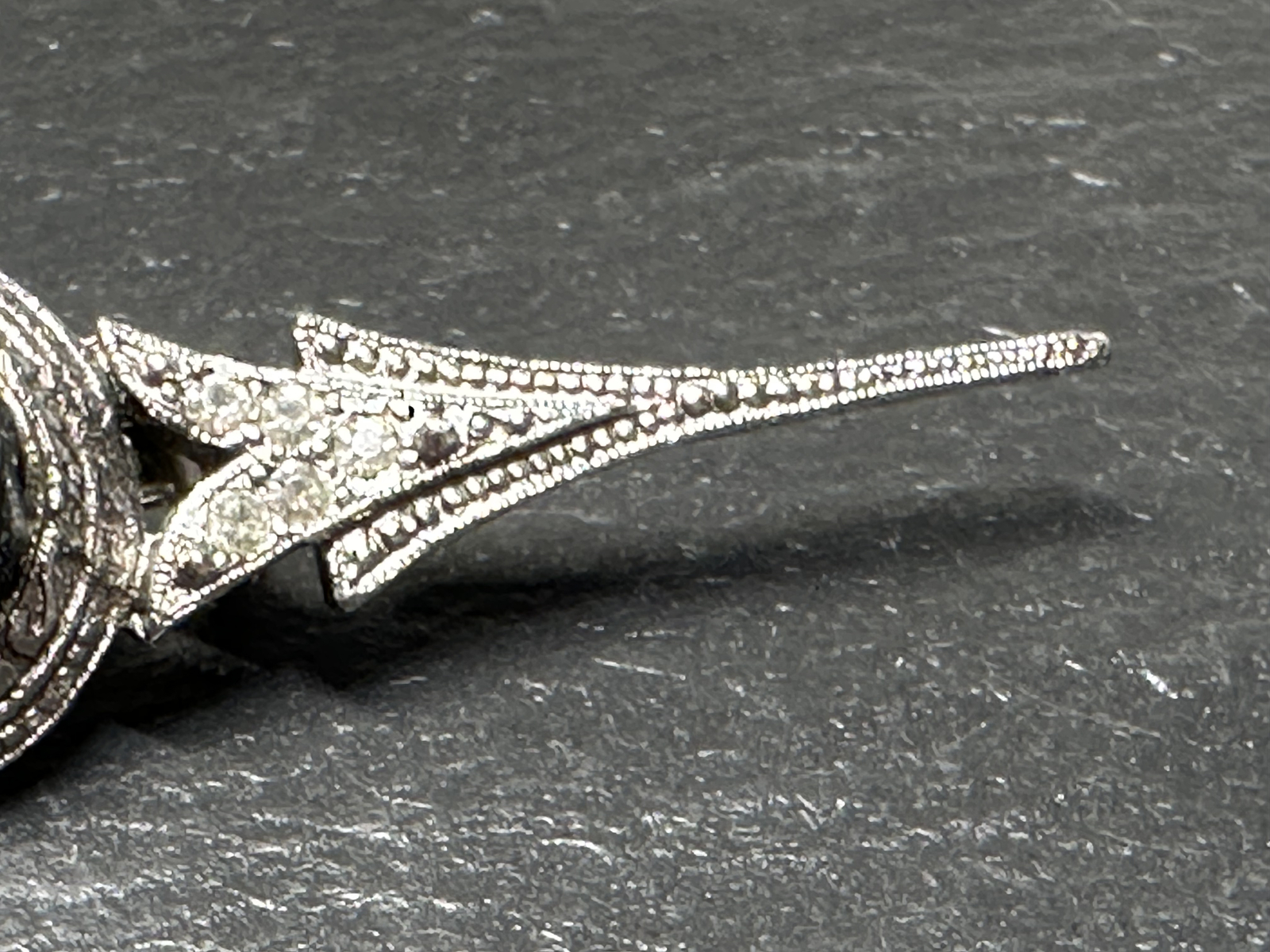 SILVER TONE BAR PIN BROOCH WITH RHINESTONES, SHINY BLACK INSERT E855