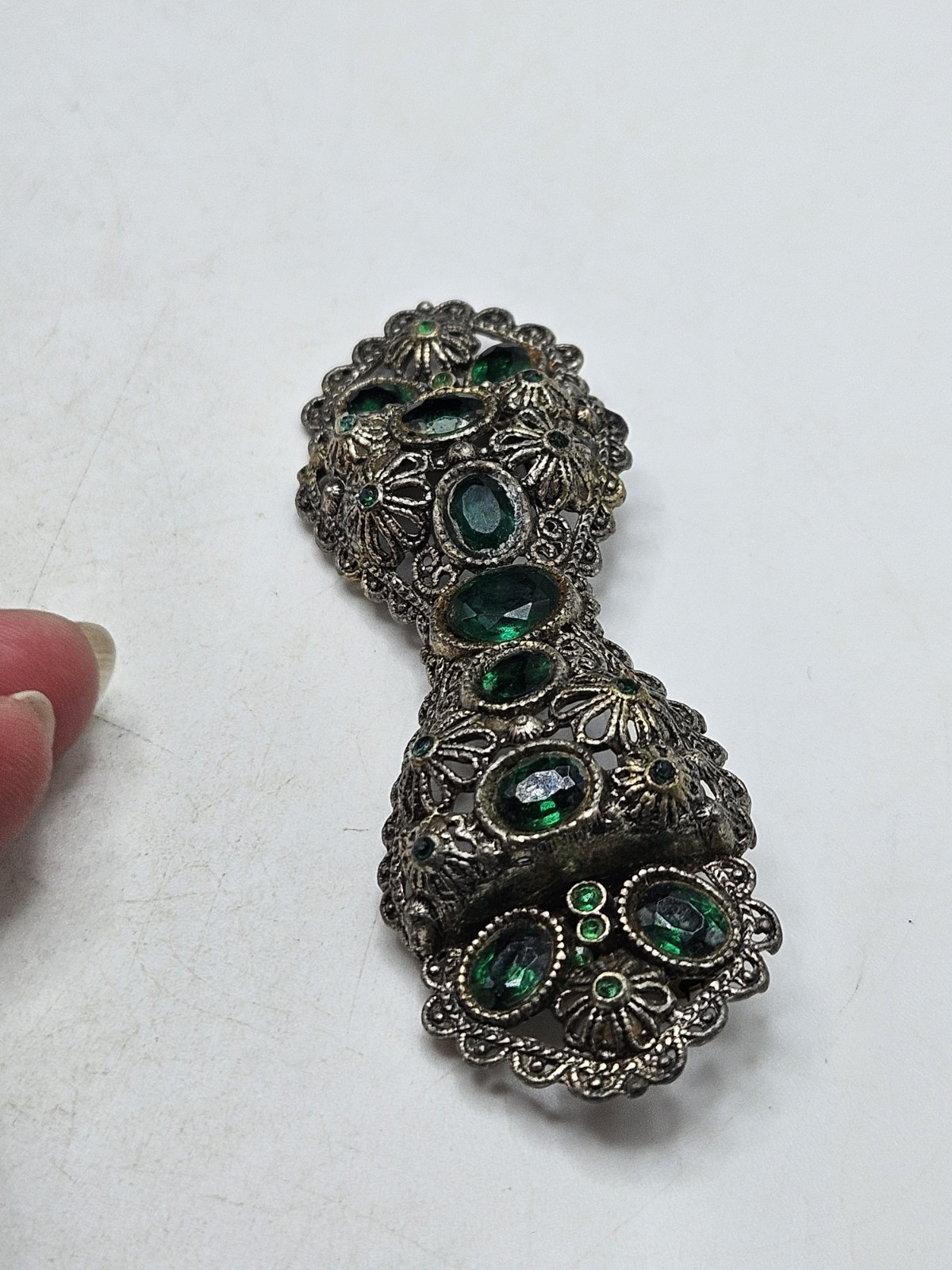 Vintage New England Glass Works (?) Green Rhinestone And Filligree Bow Brooch,