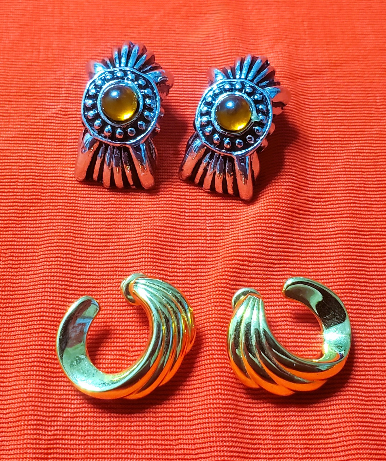 Mixed Lot 5 Pieces * Monet * Avon * Emma Paige *2 Neck*2 Sets of ER*1 Bracelet