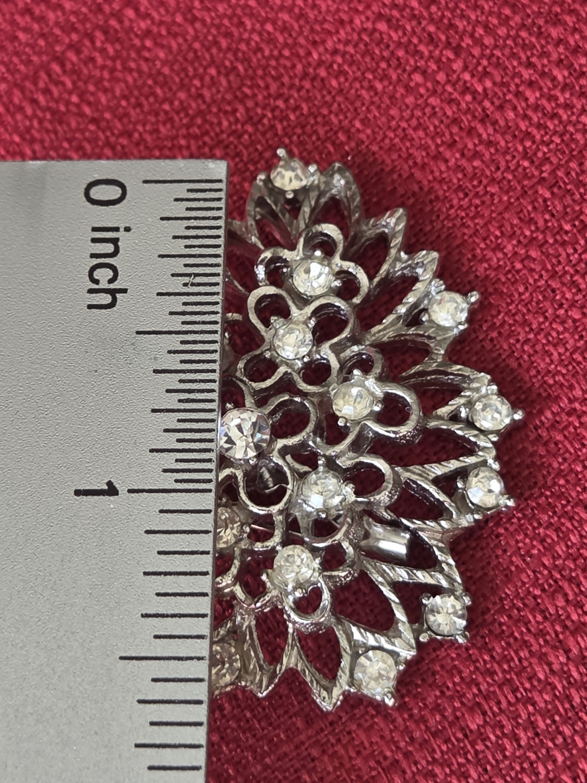 Vintage Silver Toned Classic Floral Cluster Rhinestone Estate Pin Brooch