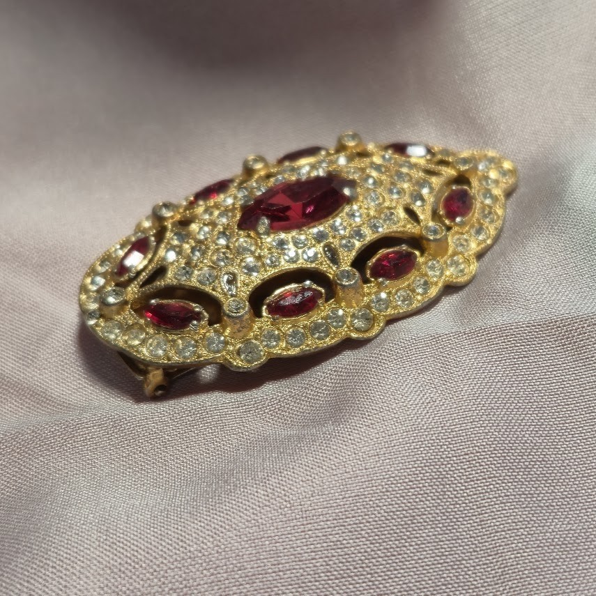 2.5 Inch Fur Dress Clip Vintage 1950 Gold Tone with Red Marquise Clear Round gem