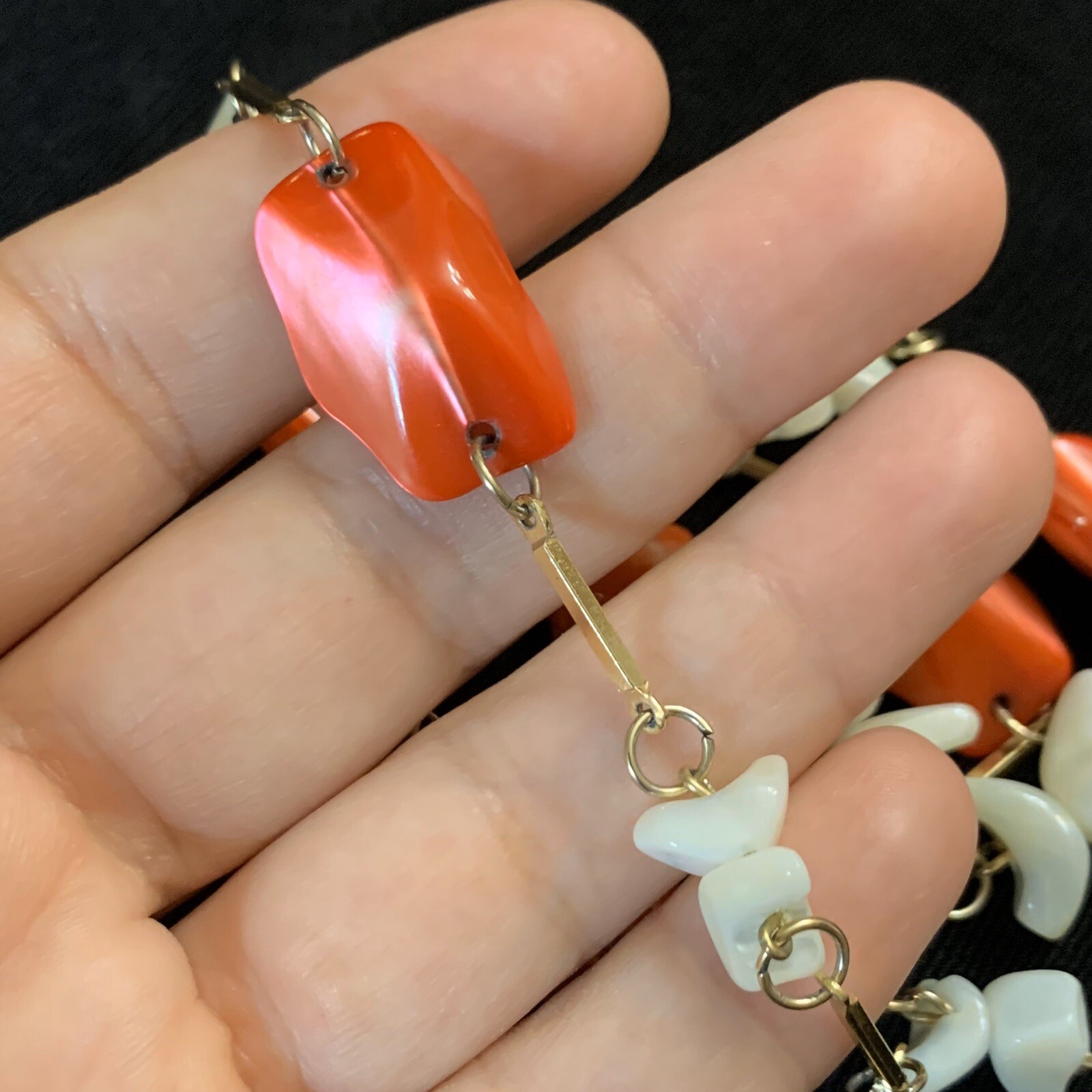 Vtg Red Mother Of Pearl MOP Shell Gold Tone Bar Link Necklace 26” Shell Station