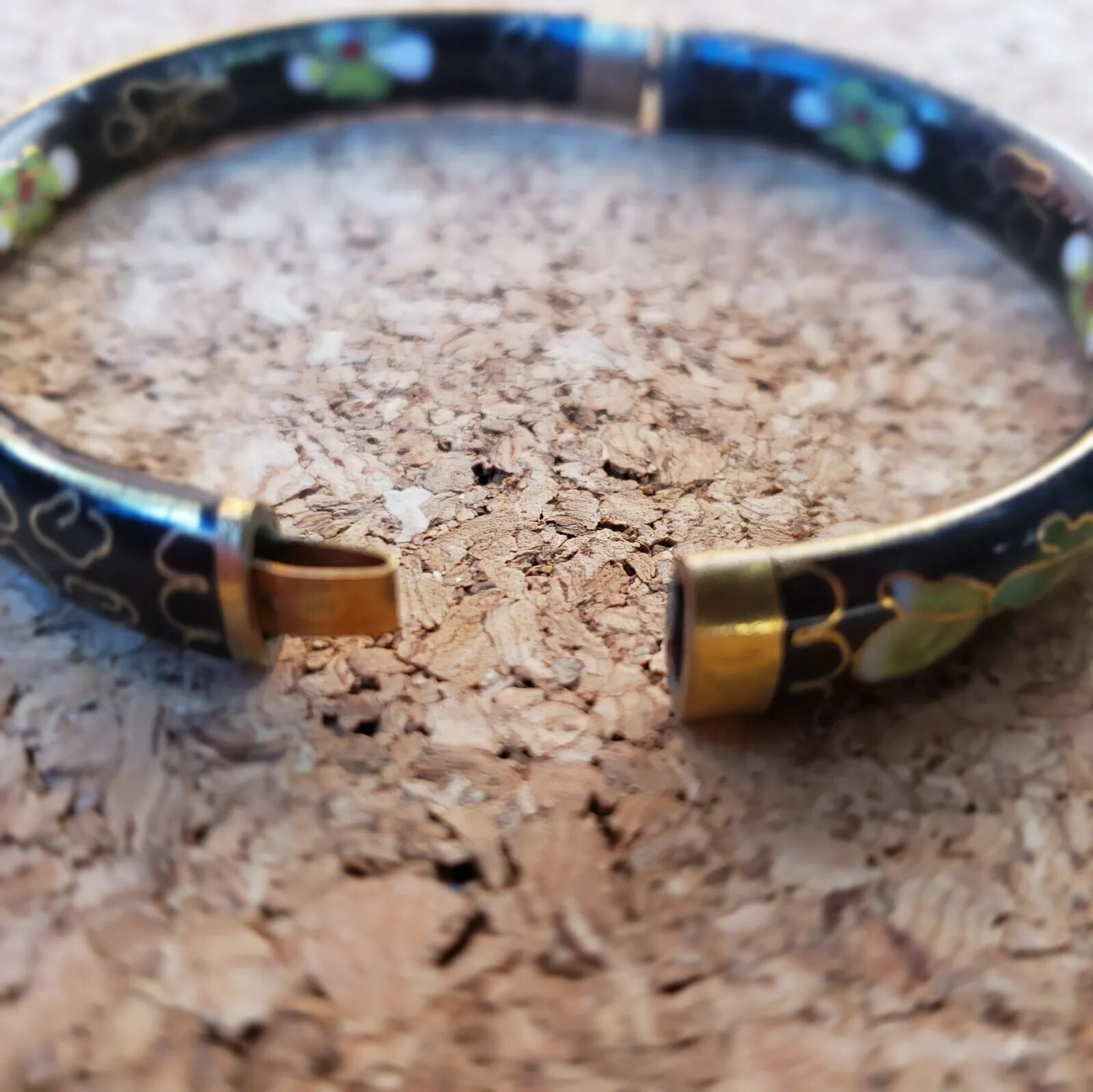 VINTAGE 1970s BRACELET Cloisonne Black Floral Boho Hinged 2 1/4 Inch Across