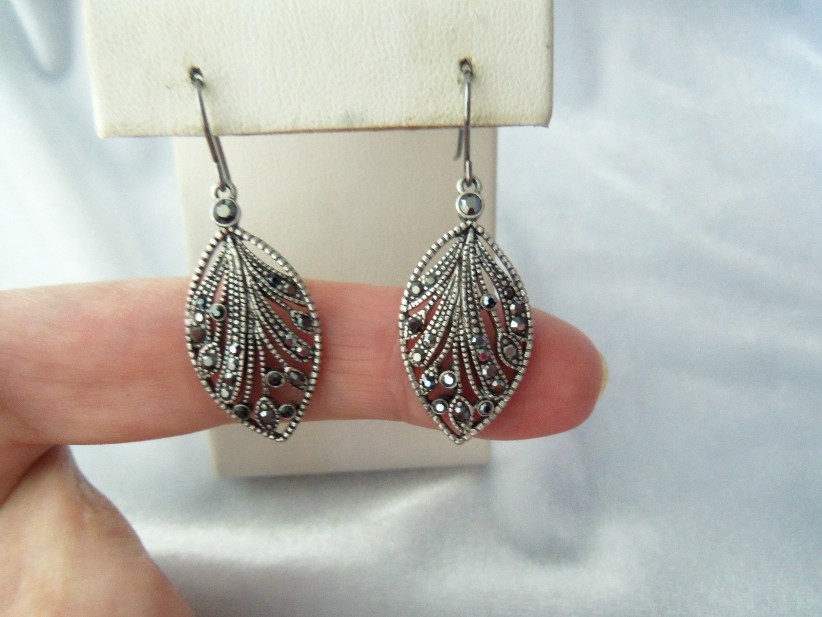 Vintage Marcasite Rhinestone Silvertone Openwork Filigree Dangle Pierced Earring