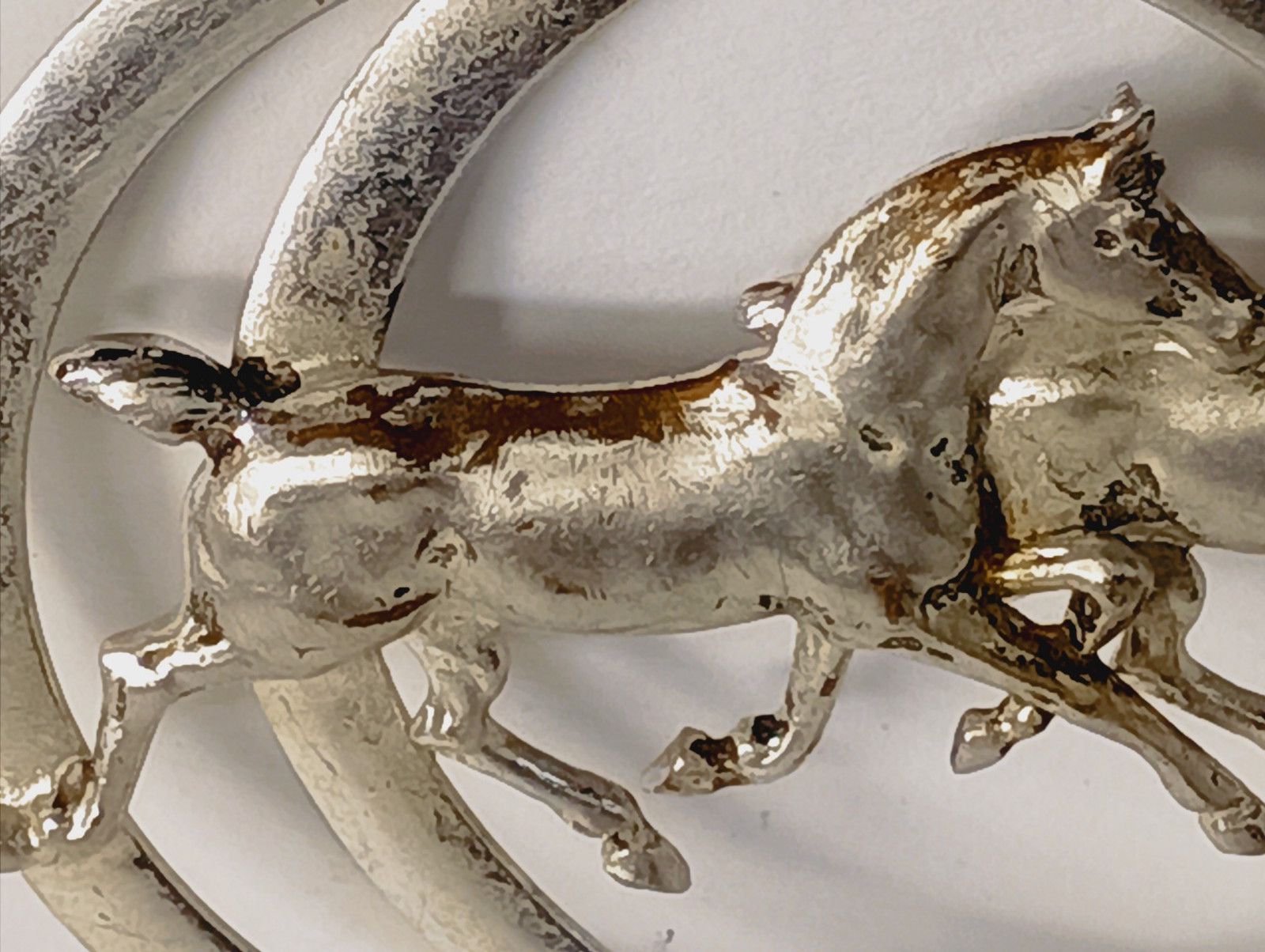 VINTAGE SILVER TONE 2 RUNNING HORSE EQUESTRIAN PIN BROOCH ROUND 2 1/2″