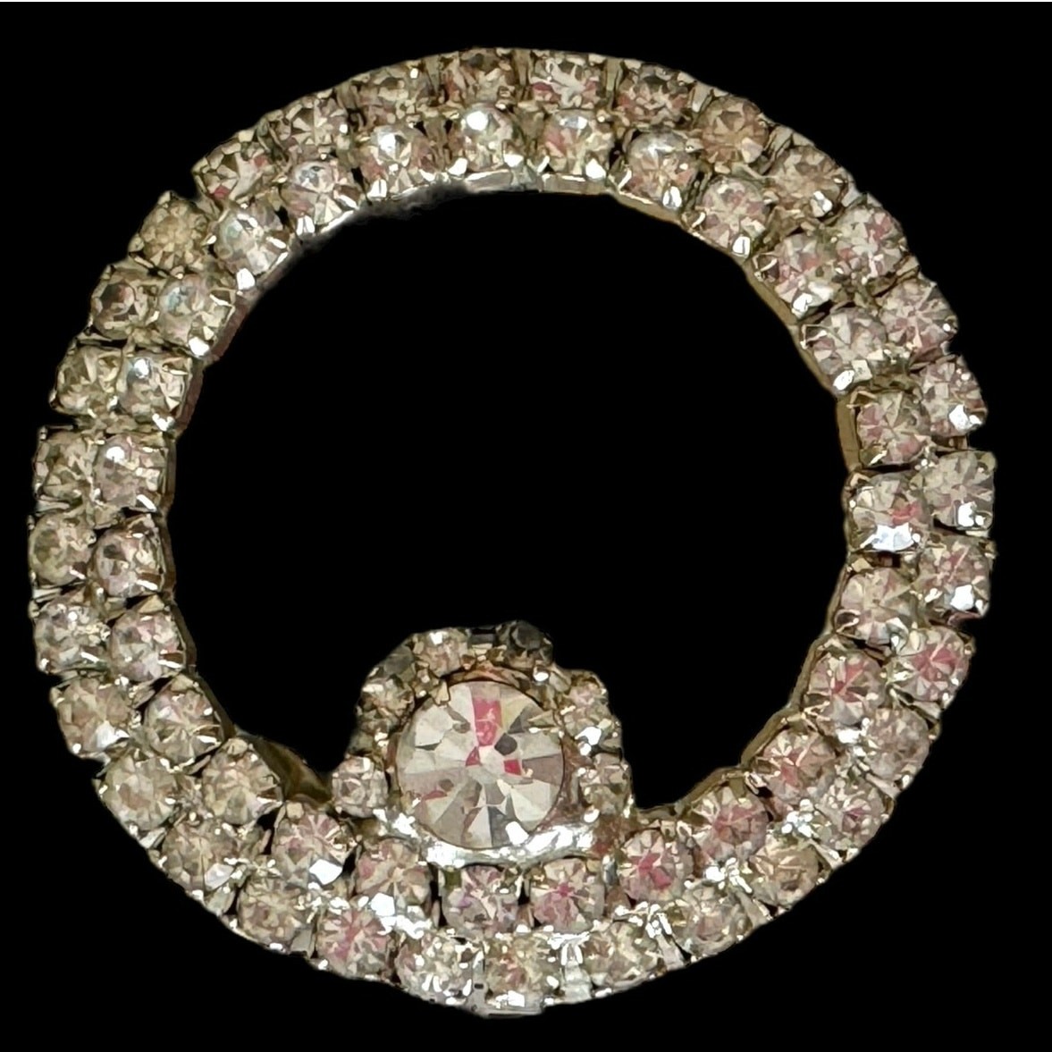 1940s White Crystal Rhinestone Pin Circle Brooch Rhodium Plated Shiny Antique