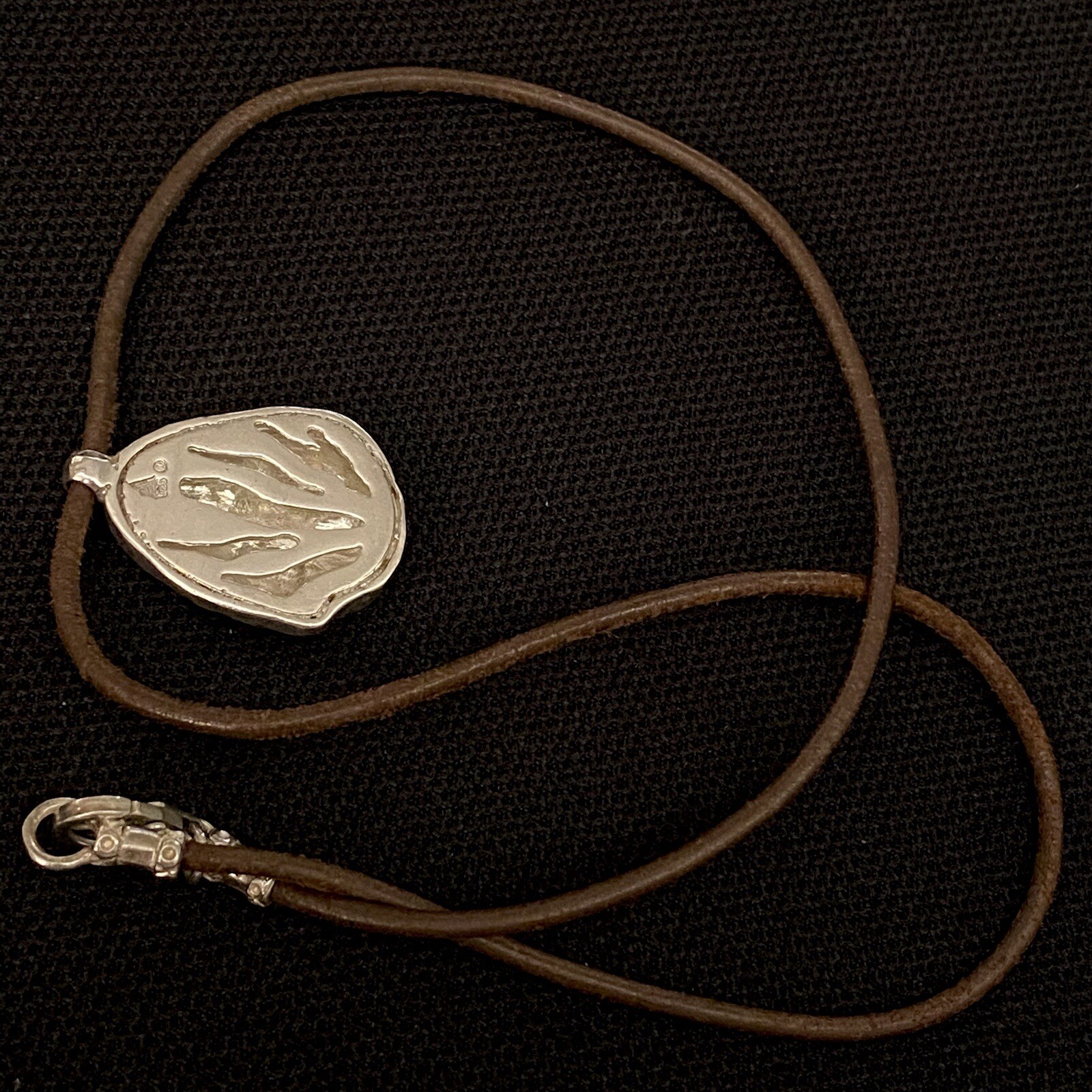 NICE ESTATE STERLING SILVER NUGGET STYLE PENDANT ON LEATHER CORD NECKLACE 16”