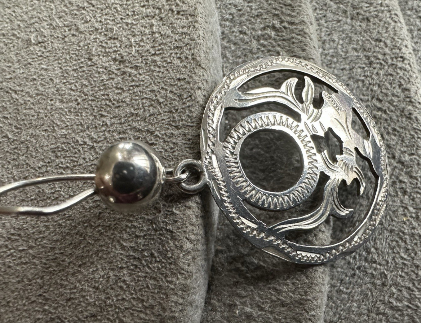 Vintage 900 Silver Guatemala Tribal Warrior Ornate Etched Dangle Earrings