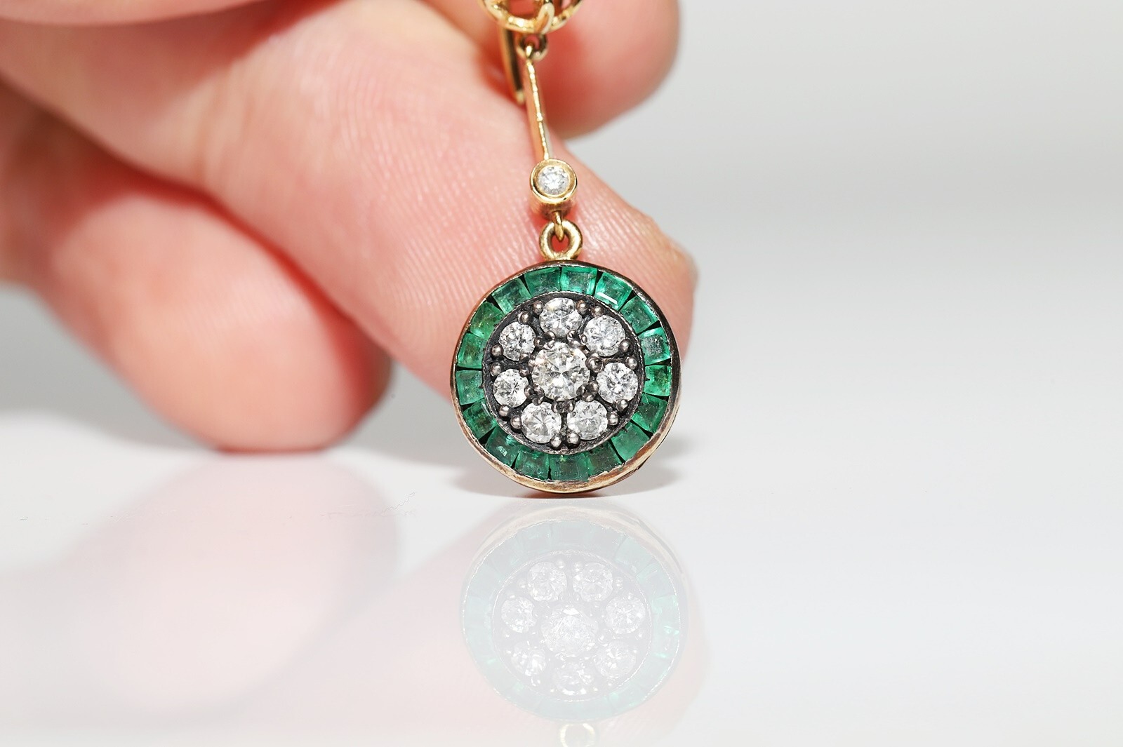 New Made 14k Gold Natural Diamond And Caliber Cut Emerald Decorated Earring
