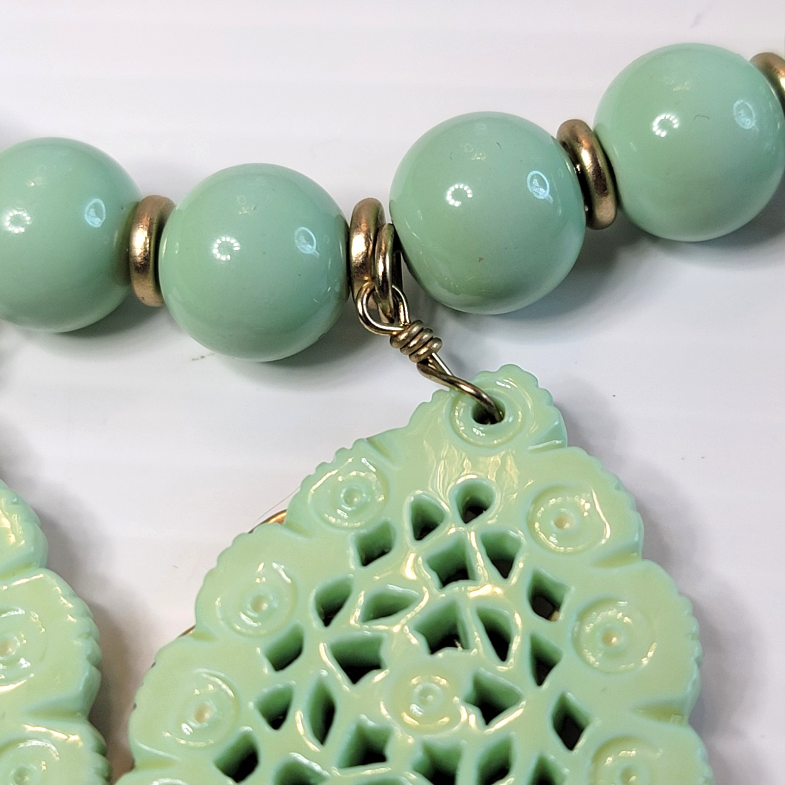Vintage Coldwater Creek Mint Green Kashmir Necklace & Earring, 23″L Gold-Tone