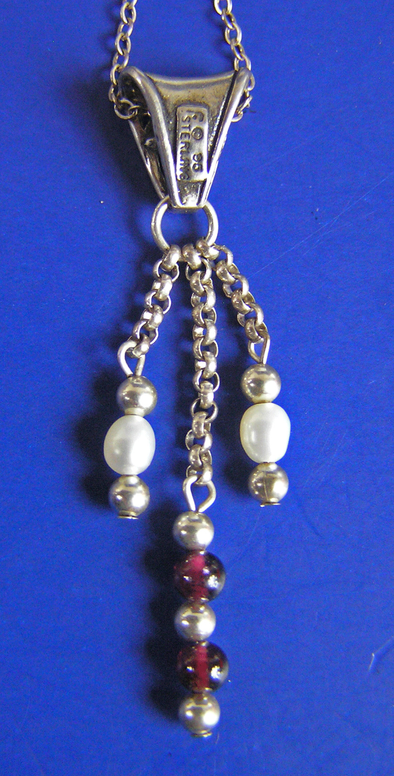 Dainty Carol Felley ’95 Sterling Silver Pearl & Garnet Lavalier Necklace (Tt)