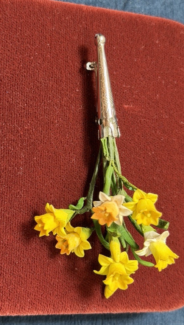 Vintage Daffodil Flower Brooch Pin Bouquet Stems Yellow Silver Tone Fabric Metal