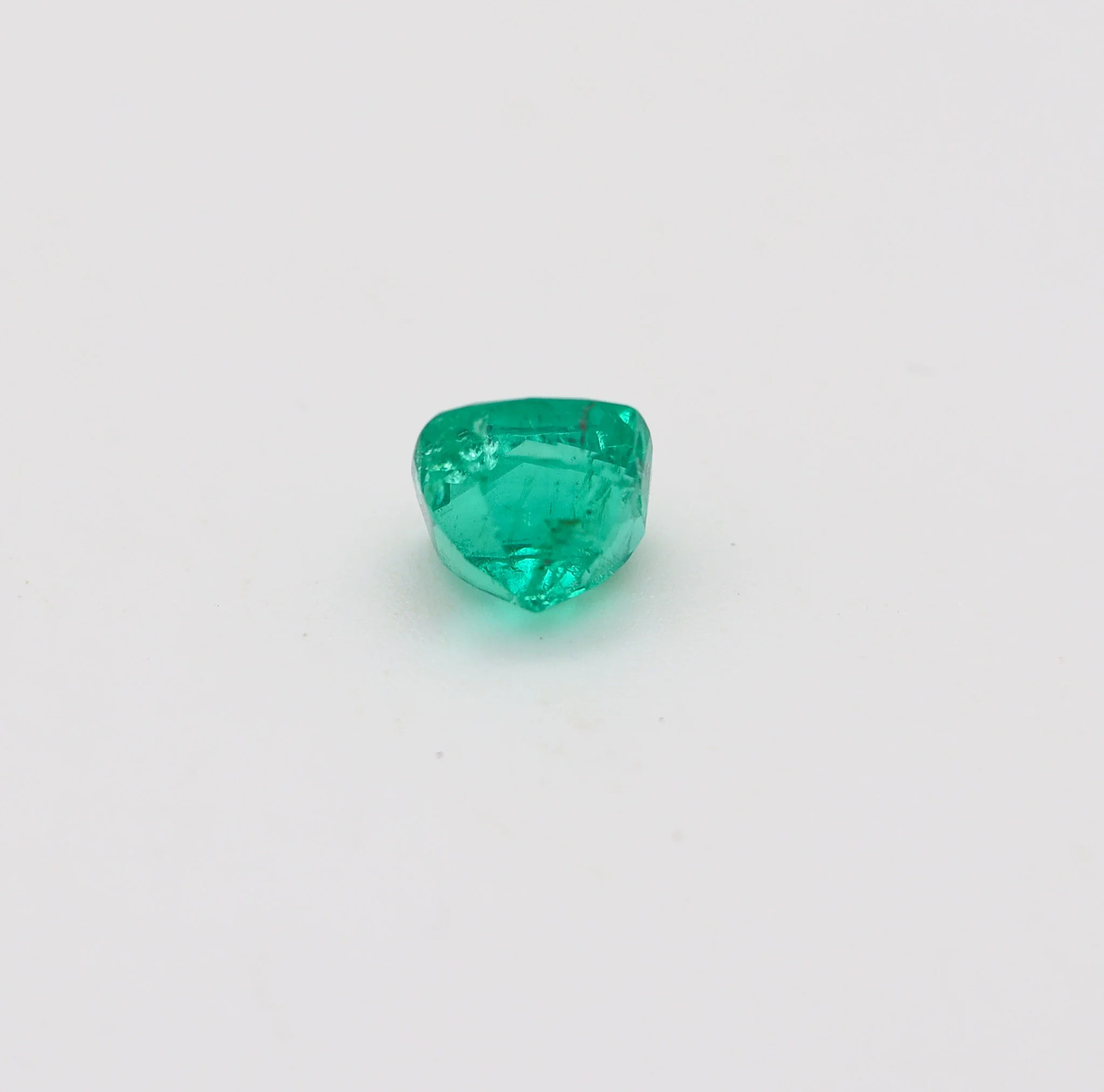 GIA CERTIFIED Colombian Emerald Cushion Shape Vivid Green 3.28 Cts