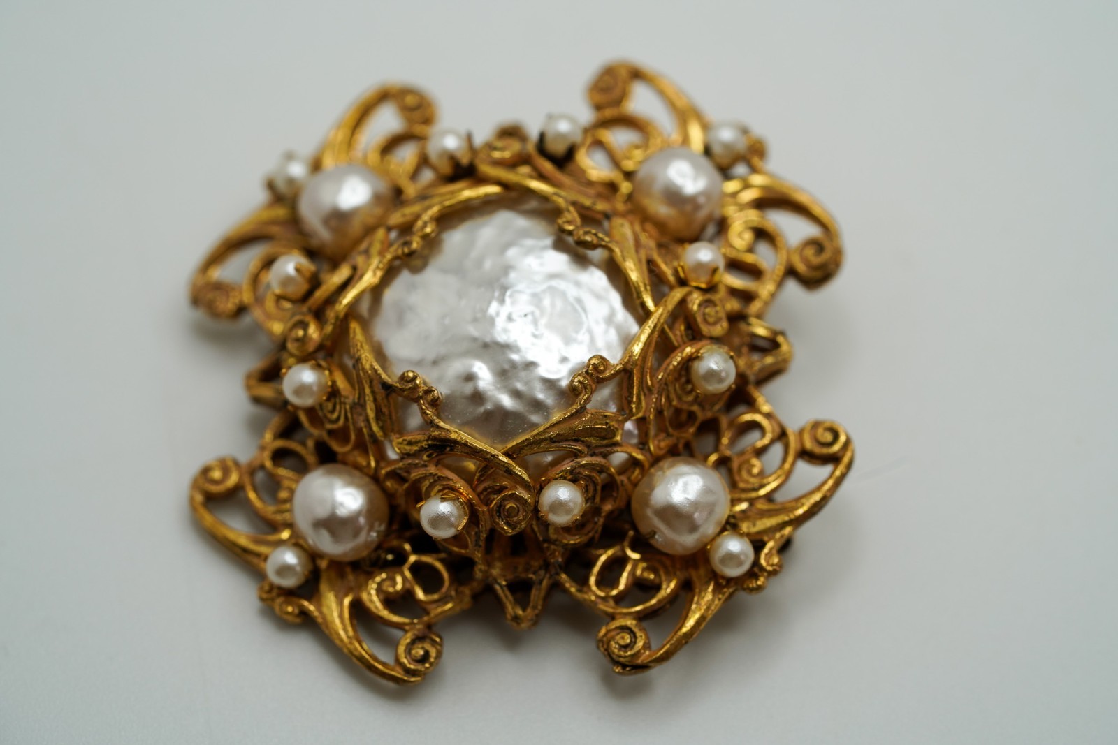 Vintage Miriam Haskell Faux Pearl Gold Tone Large Brooch 4.7cm JB45