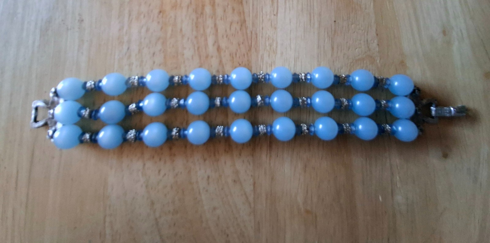 Jewelry Vintage Silver Tone Triple Strand Blue Moonglow Lucite Beads Bracelet
