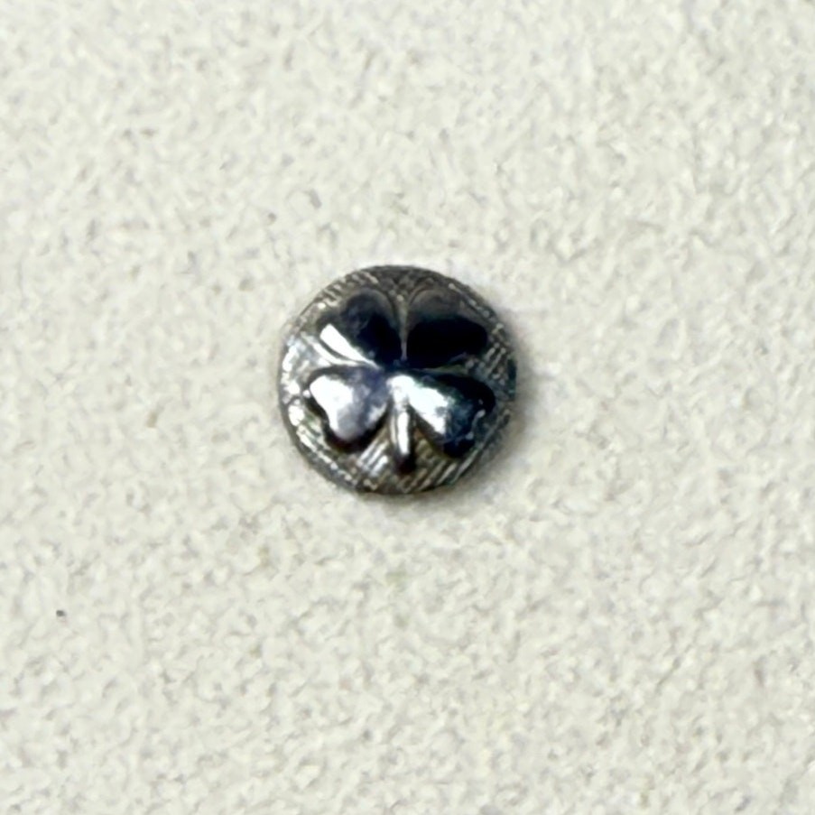 Vintage 60s 70s Tiny Circle Four Leaf Clover Stud Post Earrings Silver Tone
