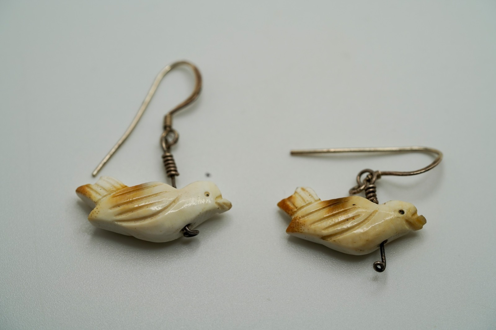 Vintage Carved Bird Shell Sterling Silver Dangle Earrings 3cm EB1
