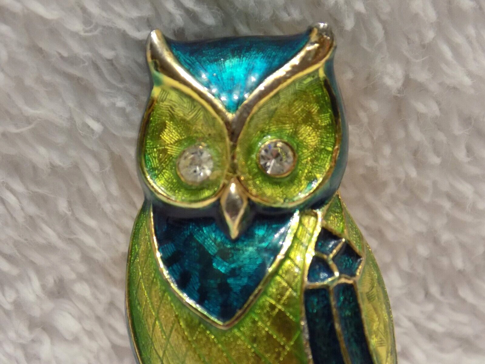 VINTAGE BOUCHER LIME & KELLY GREEN ENAMEL OWL W/ CLEAR CRYSTAL EYES 8668P