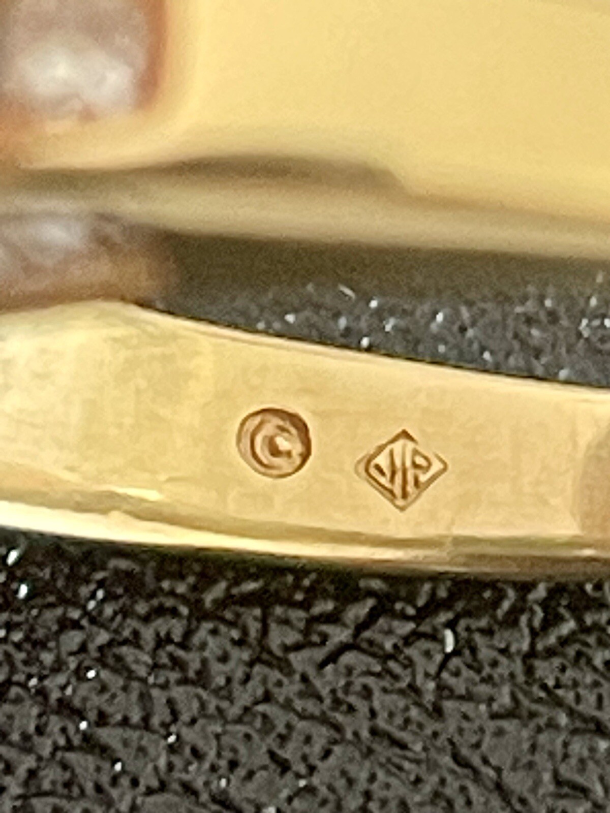 18KT Yellow Gold 1.32CTW Diamond Engagement Ring. Size 8(F192)