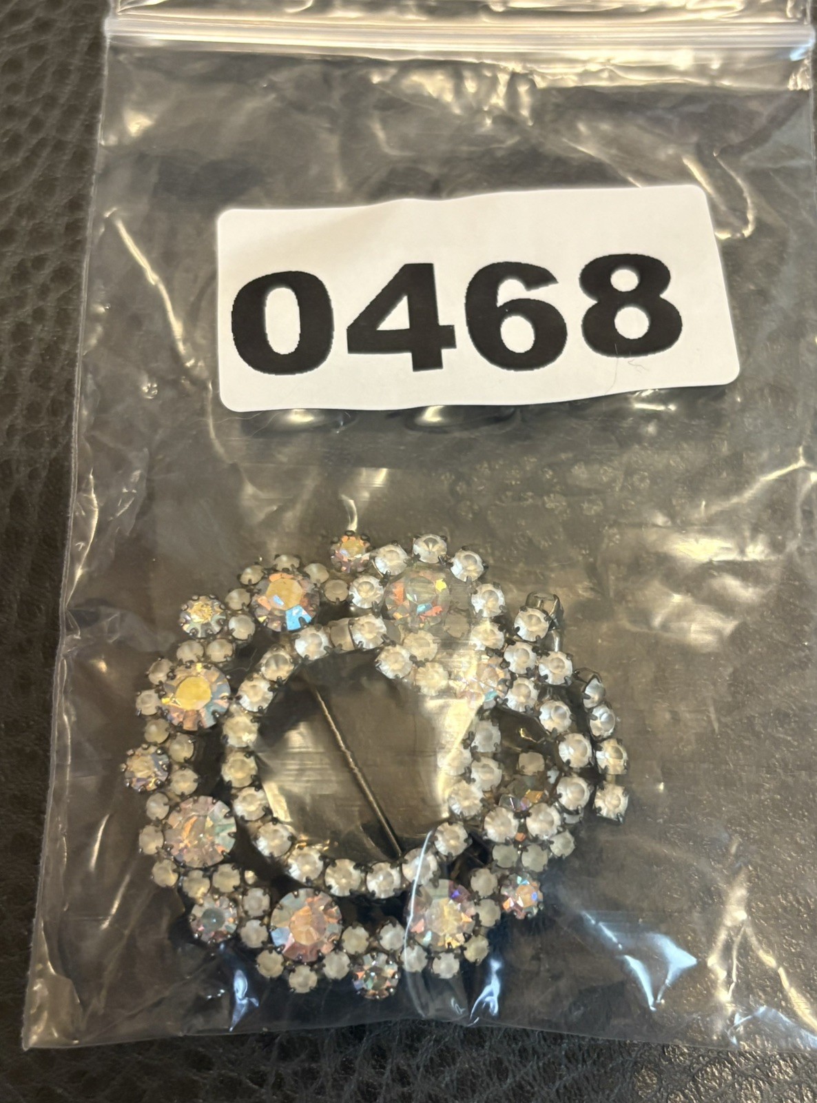 VTG Crystal Aurora Borealis & Frosted Rhinestone Crystal Wreath Pin Brooch 2”