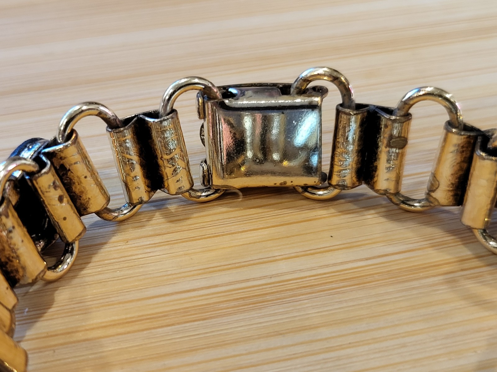Vtg Purple Peacock Iridescent Color Faux Lava Pearl Panel Gold Tone 7″ Bracelet