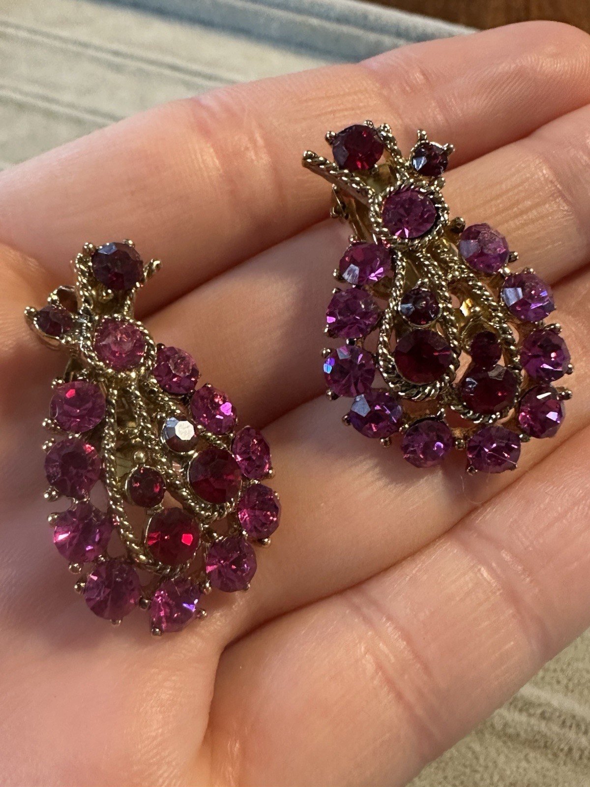 Vtg Estate Fuchsia Pink & Red Rhinestone Clip On Earrings