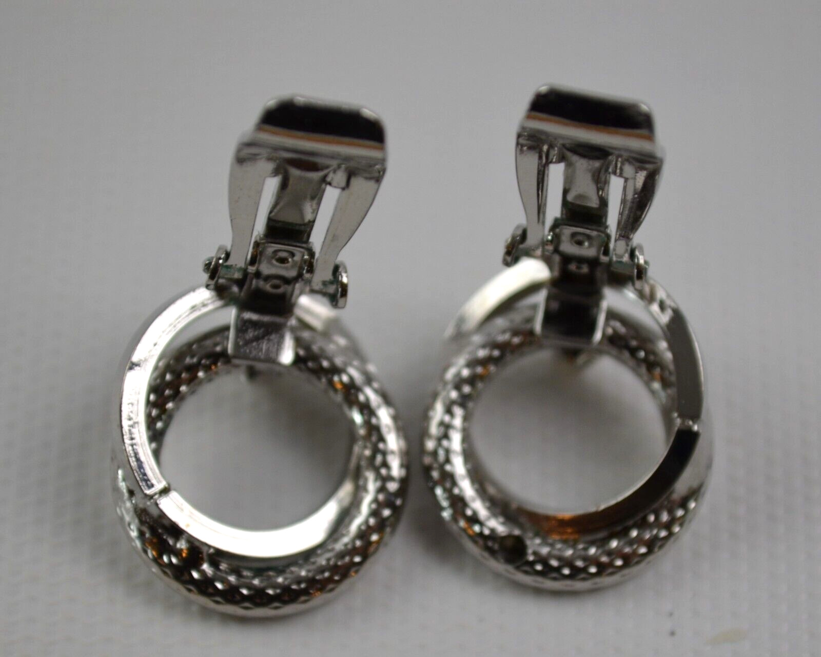 Vintage Silver Tone Clip On Earrings 2 Circles with Faux Pearl About 1″ Across