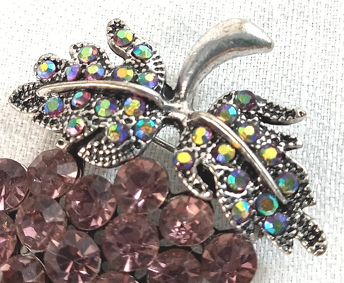 Women’s Vintage Style Pin Brooch Grape Cluster Pink Rhinestones Silver Tone
