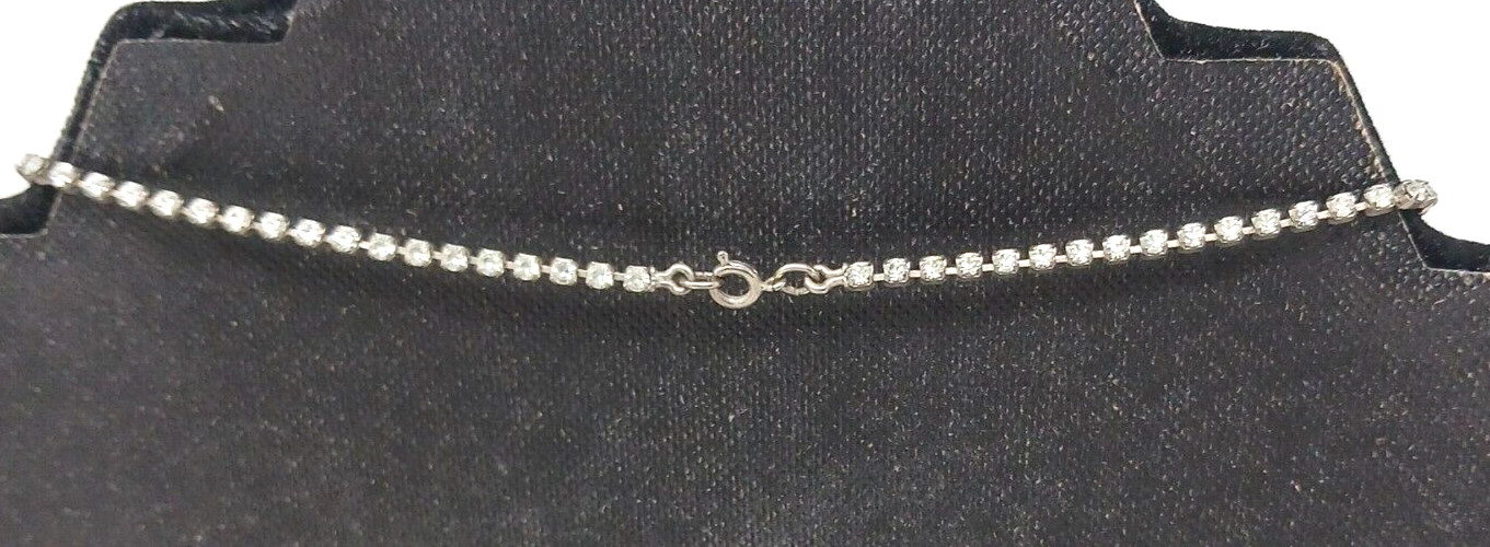 1960’s Rhinestone Bow Necklace Silver Tone Vintage Statement 17.5 in #J11-Pu
