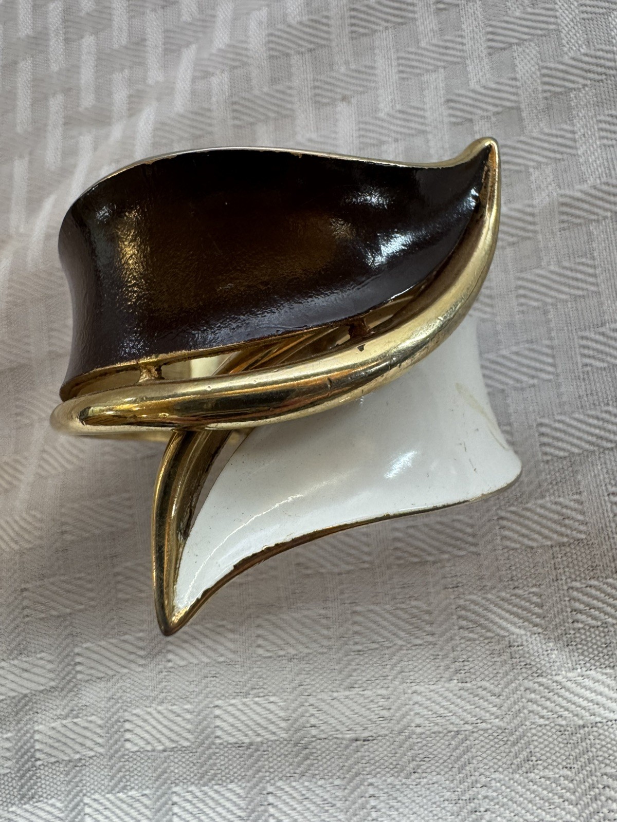 Vtg Crown Trifari Brown/white/gold Hinged Cuff Bracelet Clamper Bangle