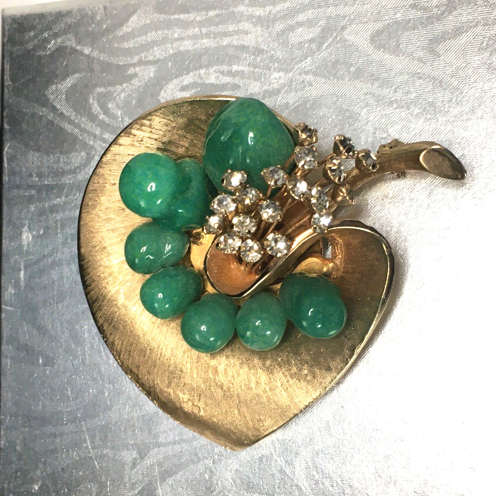 Vtg Flowering Grapes Brooch 2.25″ Poured Green Glass Crystal Stamens Heart Leaf