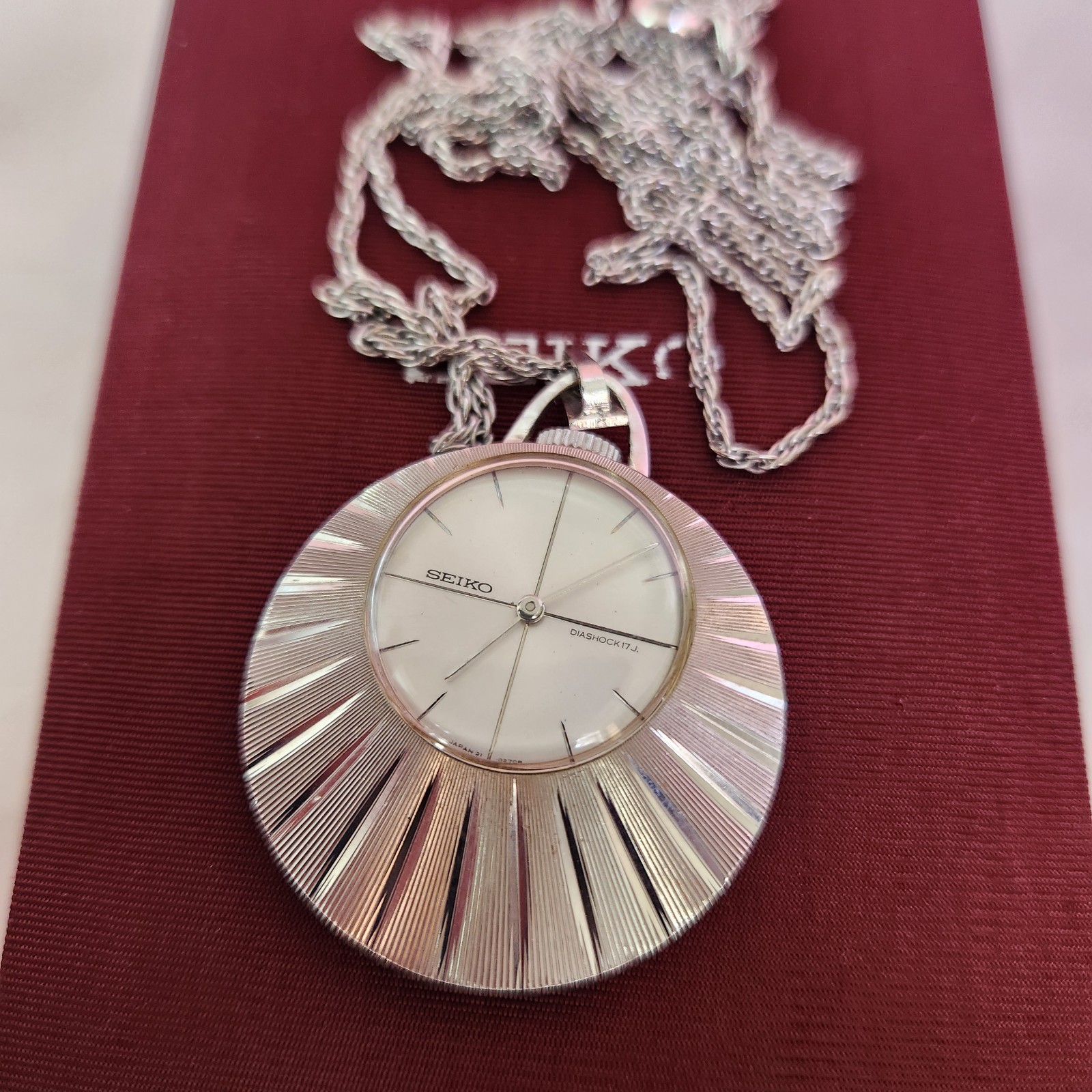 Vintage Seiko Fancywatch Pendant Necklace Watch 17J Hand Wind Sunburst Silver