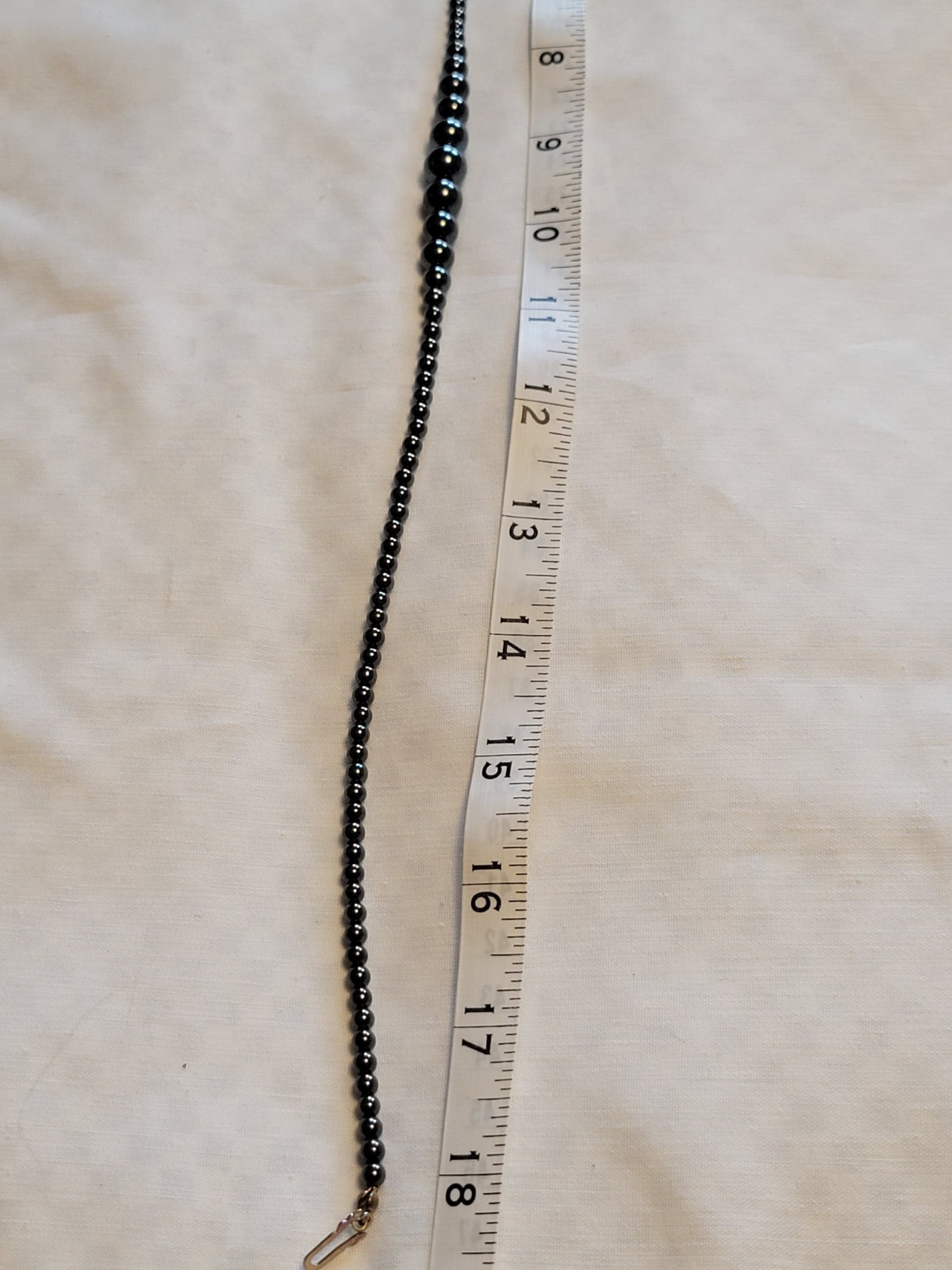Vtg 18″ Hematite Black Graduating Beads Necklace Gold-Tone Filigree Hook Clasp