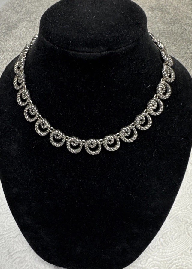Vintage Chunky Intertwined Silver Knot or Circular Braided Link 17” Necklace