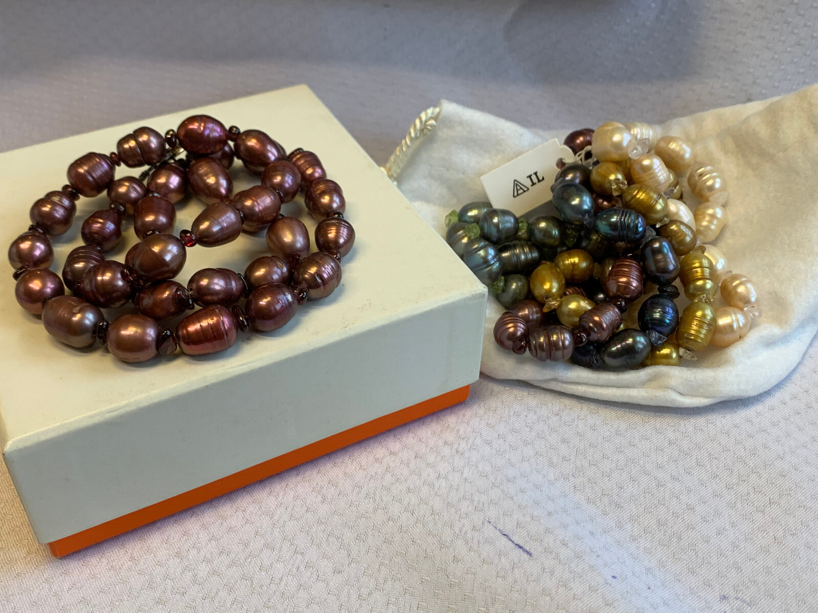 Vtg Pearl Jewelry Lot 19″ Necklace & Bracelets Multicolor AIL Aluma USA Inc