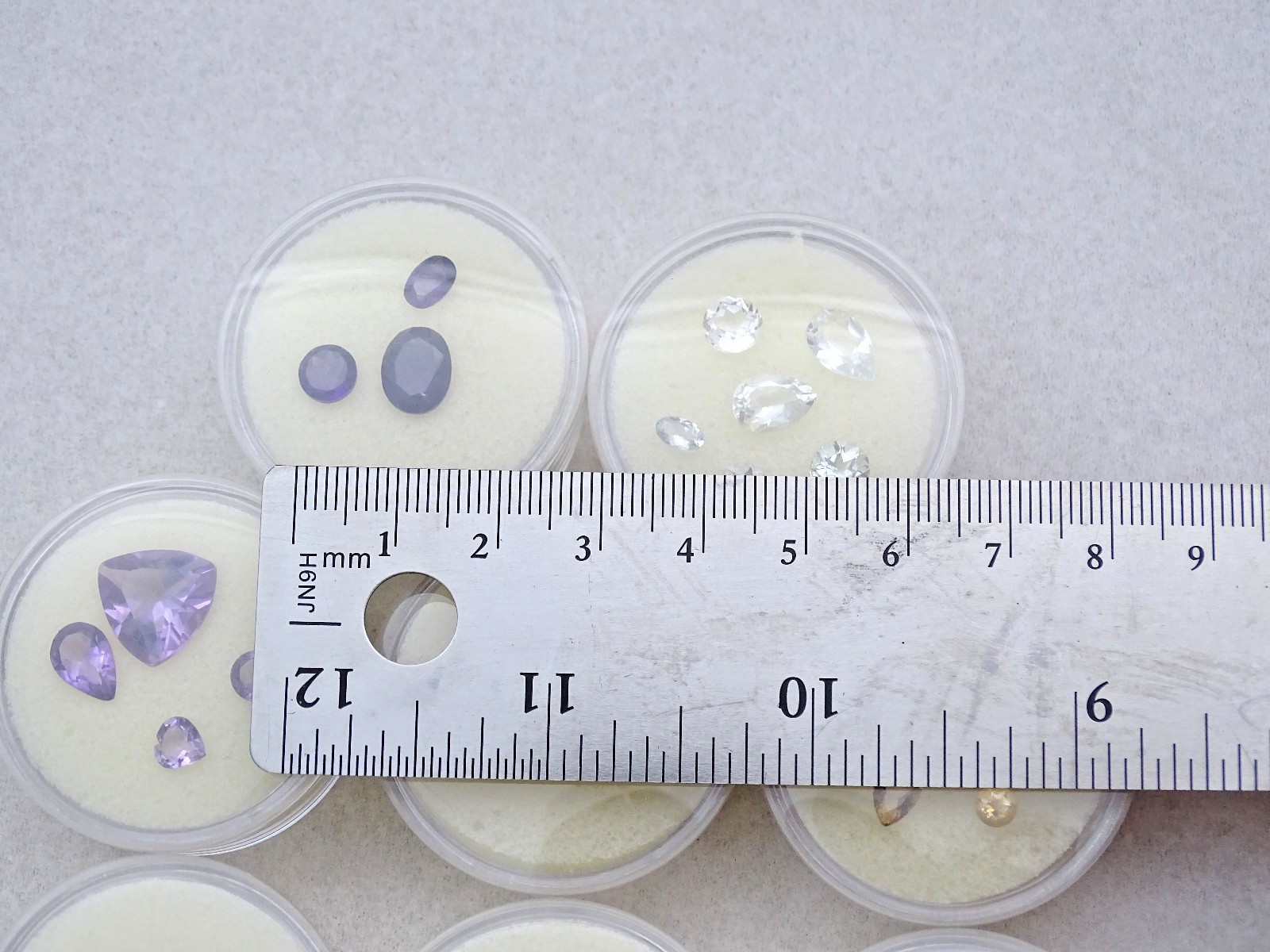 (10) ASSORTED COLORED STONES / FEDEX FREE SHIPPING