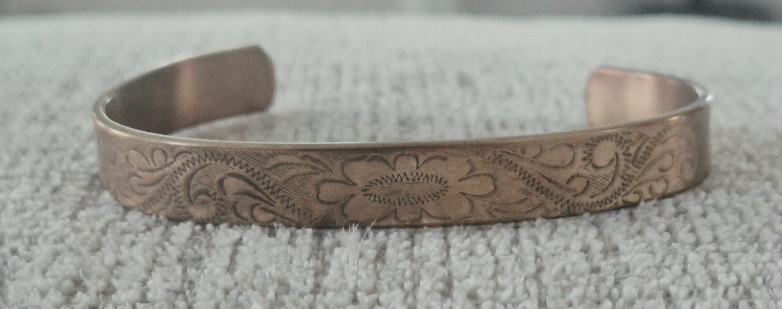 Vtg Ruma Pure Copper Cuff Bracelet Made in England Engraved Floral Goldtone