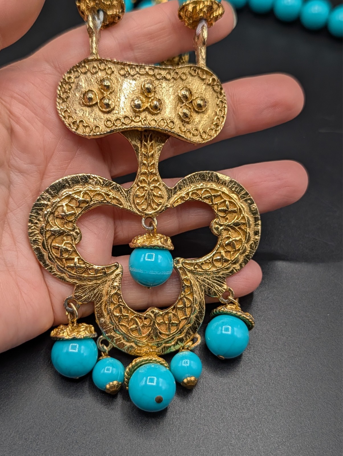 Vintage Runway Style Beaded Statement Pendant Gold-Tone Necklace
