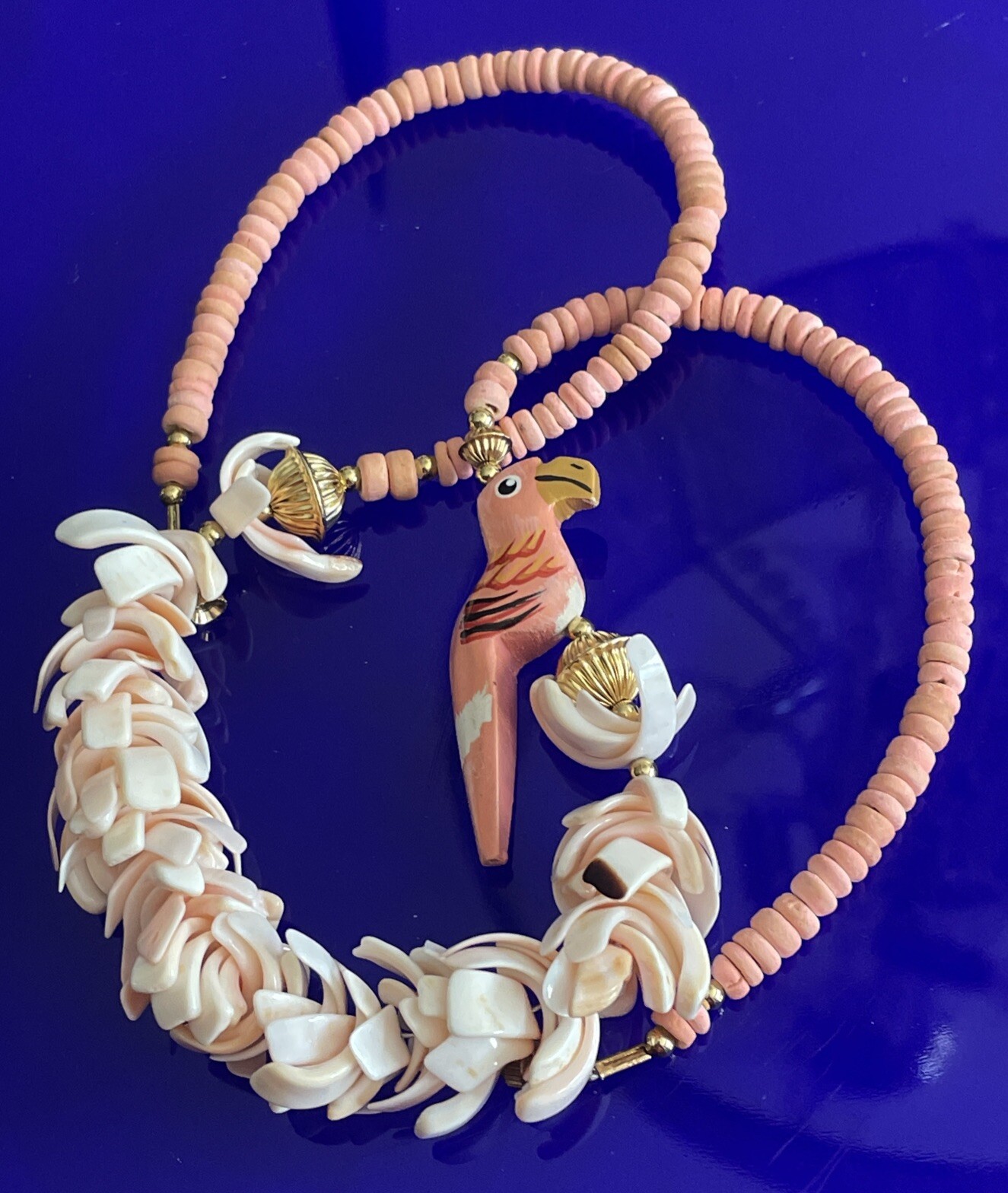 Vintage Peach & White Natural Sea Shell & Fun Parrot Beach Wear 23″ Necklace Z29
