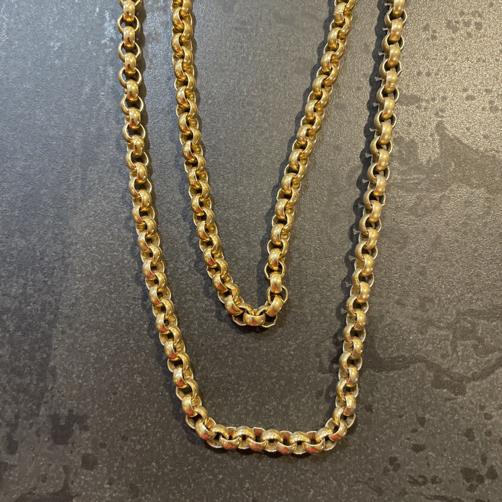 Gorgeous Vintage Designer Necklace Heavy Gilt Chain Signed MONET on plaque 22″L3