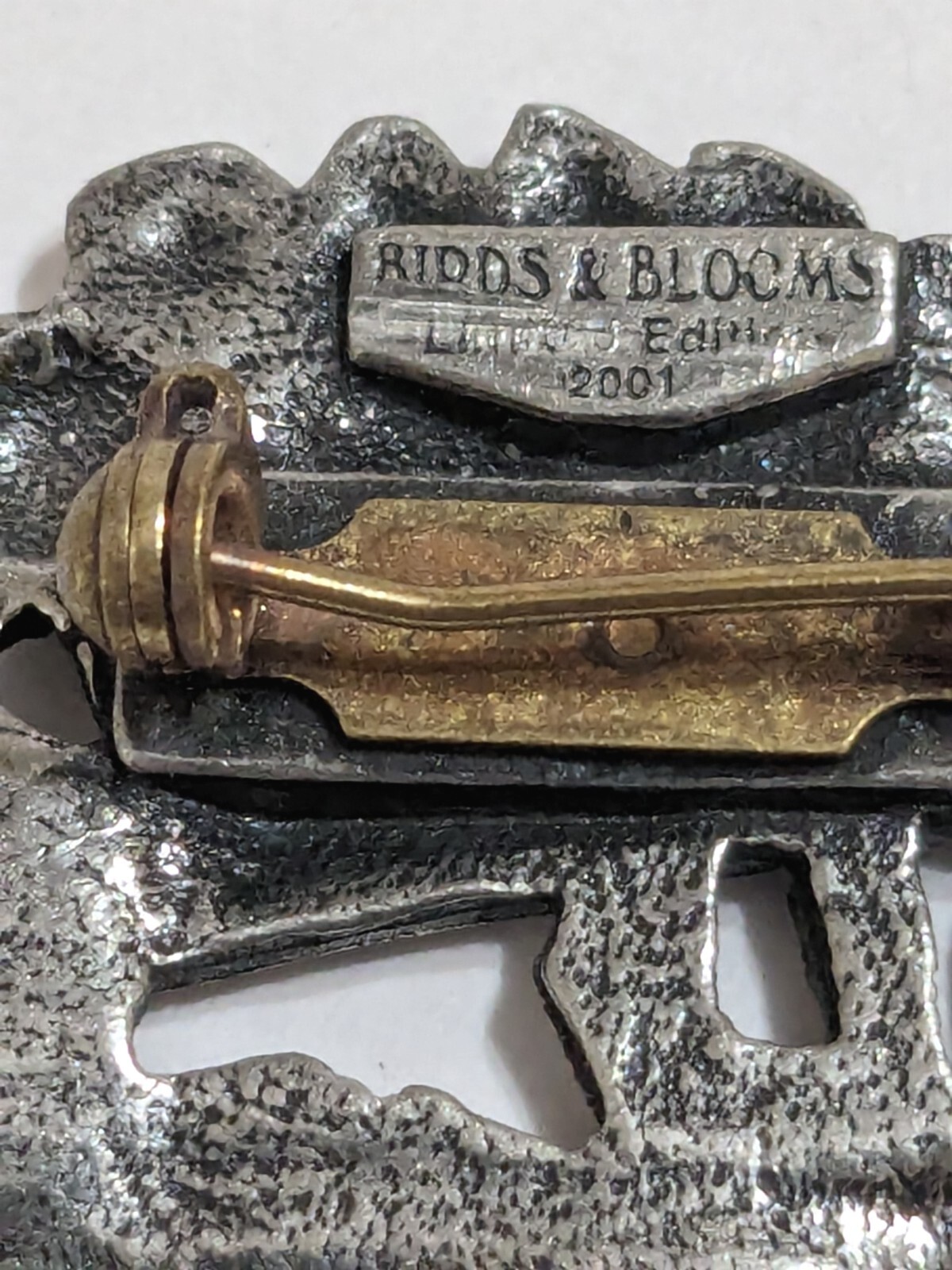 Birds & Blooms Limited Edition 2001 Pewter Wheelbarrow & Flowers Brooch/Pin. 1″.