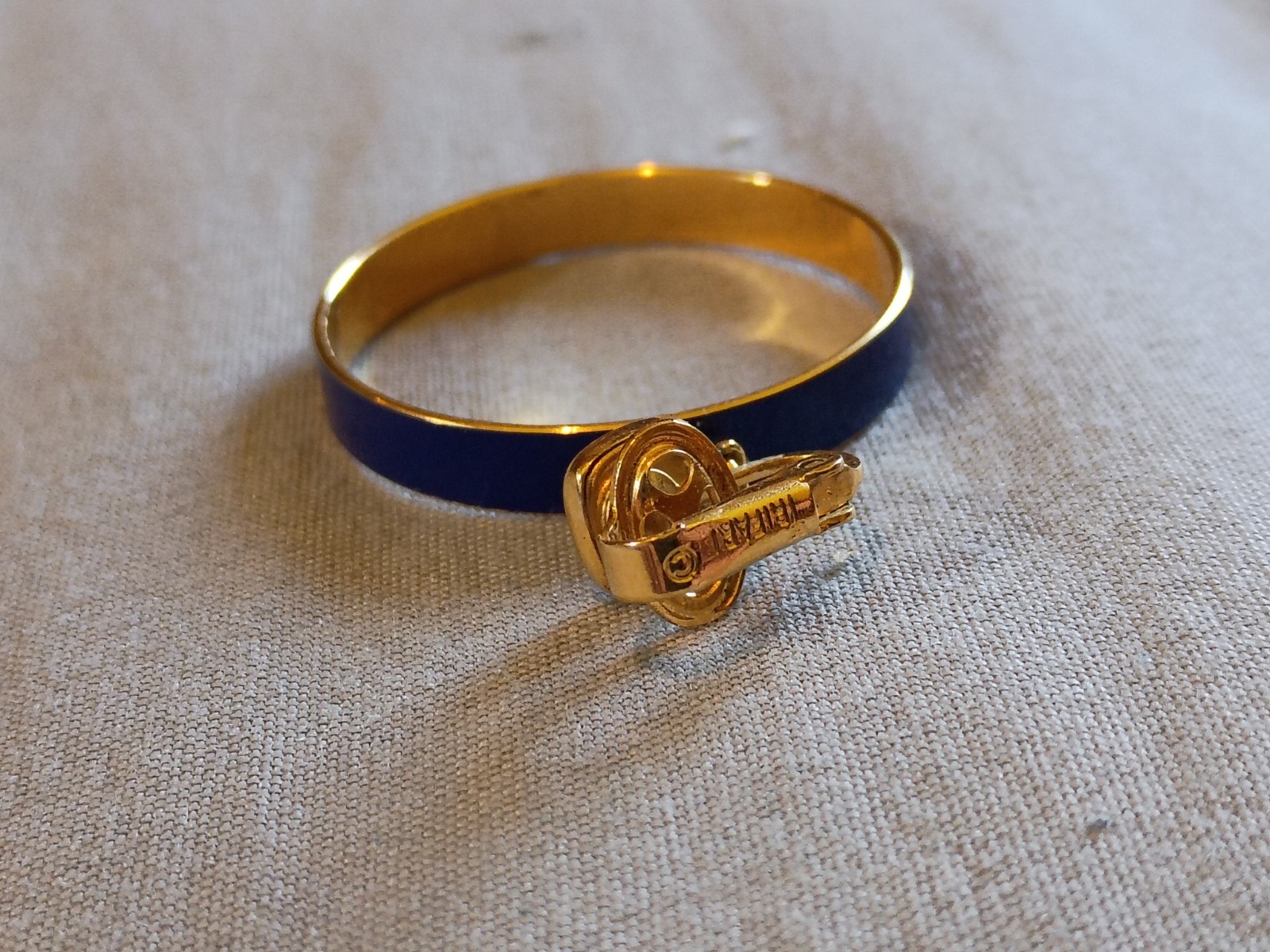Vintage Crown Trifari Blue Violet Enamel Narrow Clip Earrings And Bracelet Set.
