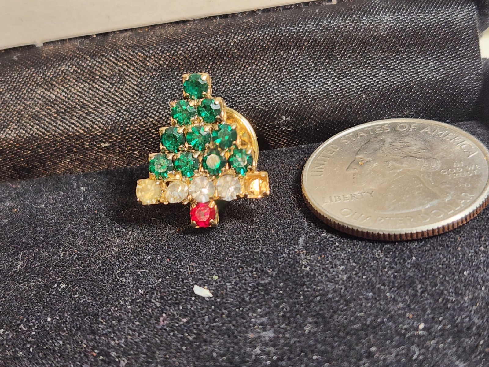 Tree Pin about 1/2″ Very Small 1 Jewel Missing Christmas Season Brooch S1