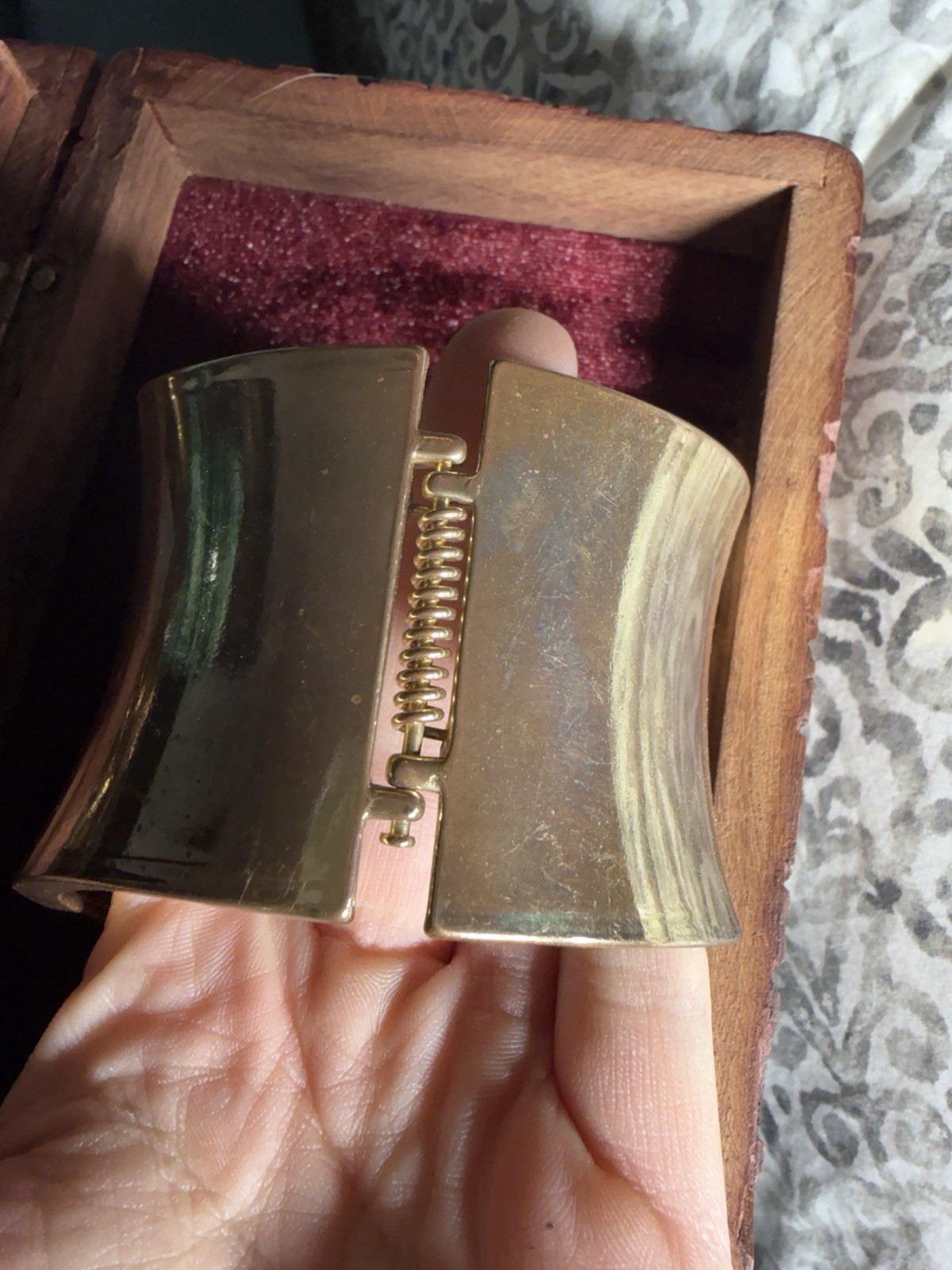 Vintage Wide Gold Tone Hinged Cuff Bracelet Statement Spring Hinge 102.21g