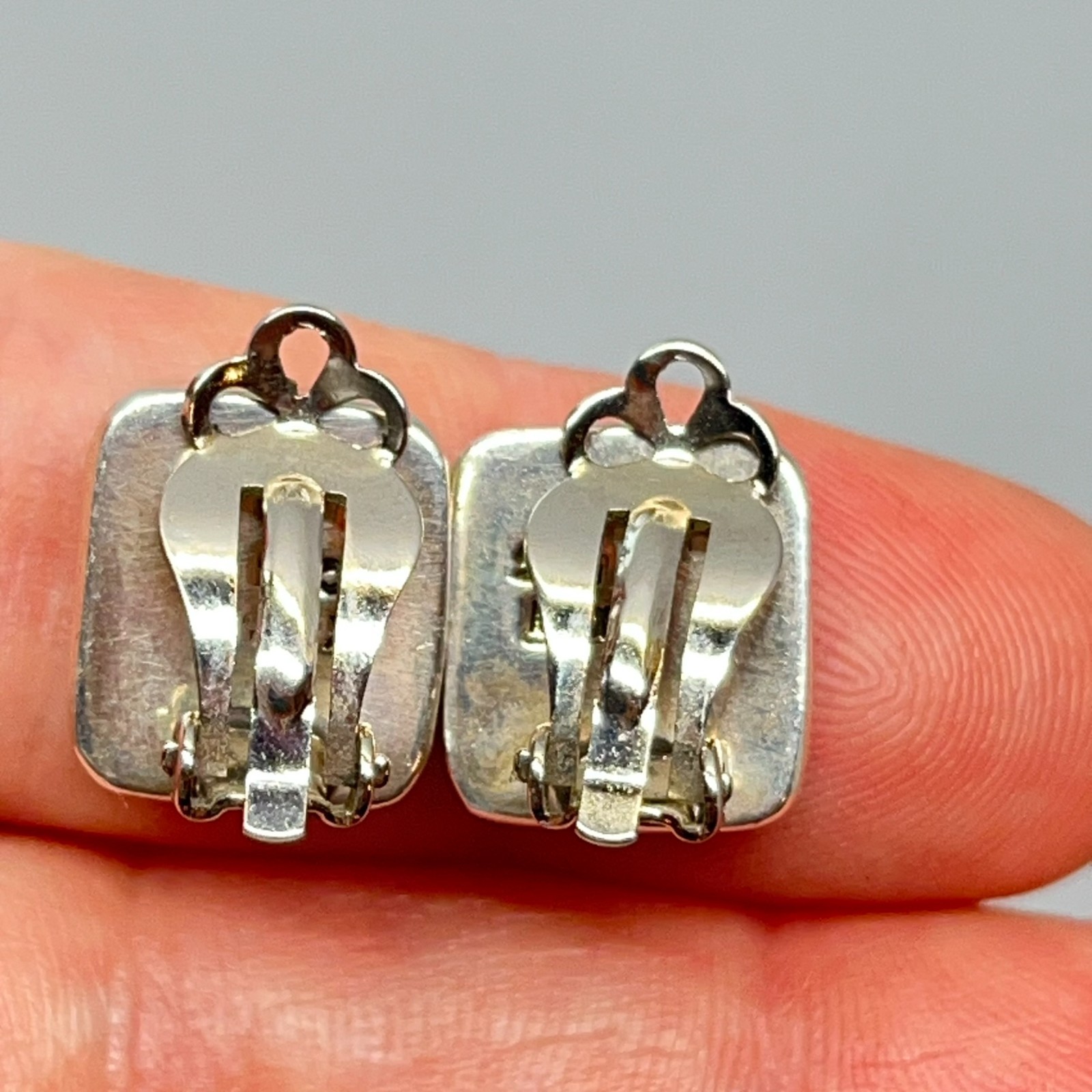 Vintage 1/2″ Square 925 Mex Sterling Silver Sparkling Amethyst Clip On Earrings