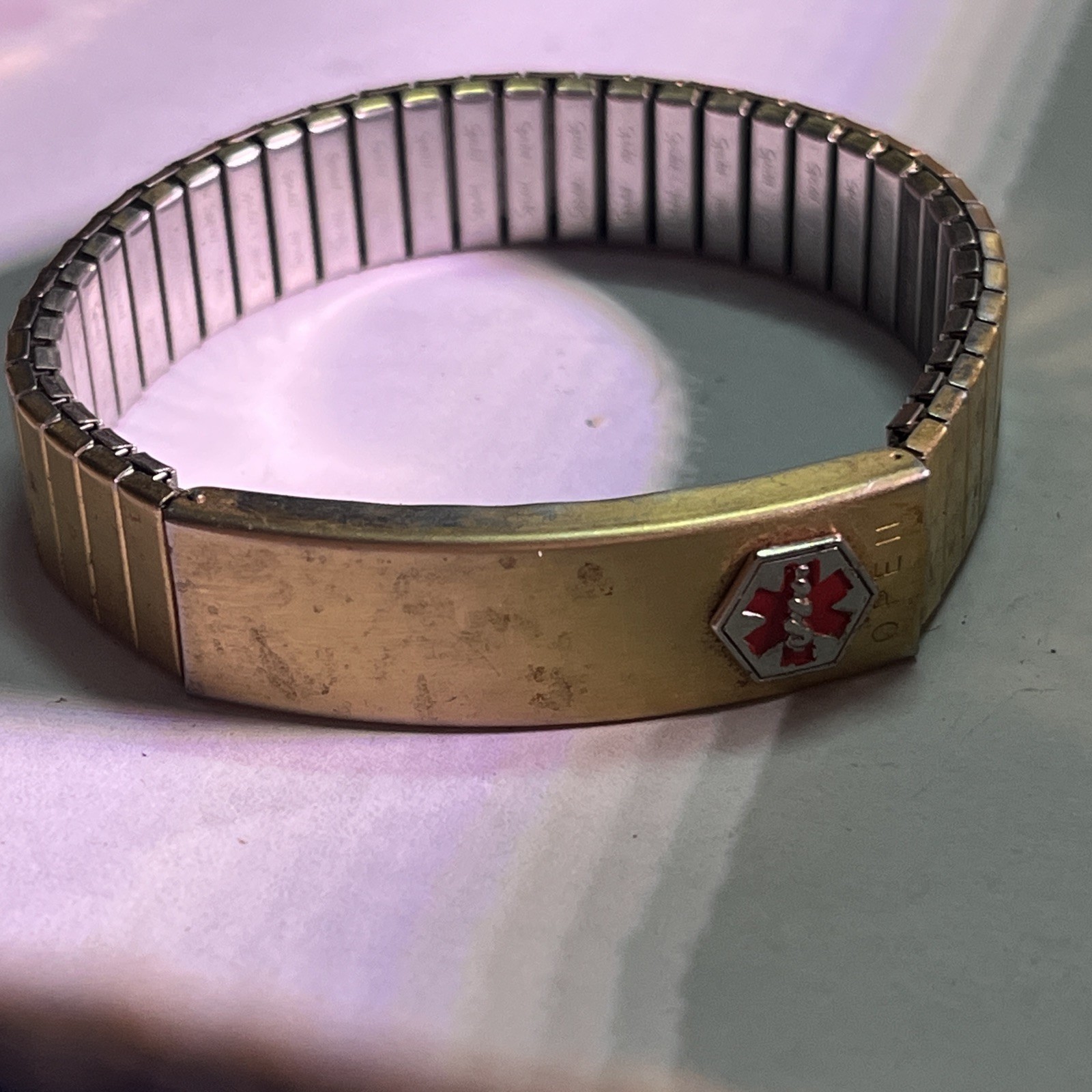 Speidel Medilog Medical Alert Bracelet Womens Stretch Band Gold Tone
